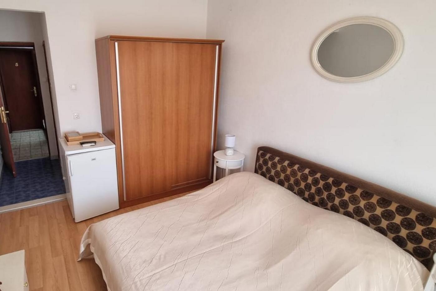 Apartments And Rooms With Parking Space Supetar, Brac - 5658 客房 照片